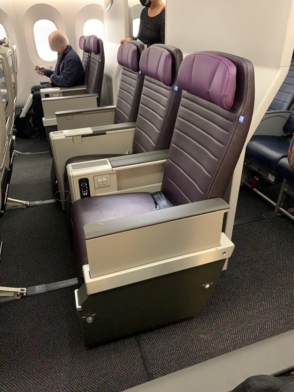 United Airlines Premium Economy Class: IAD-SFO B787-9 – Palo Will Travel